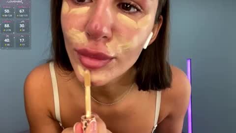 Nicole online show from December 17, 2025, 3:45 am