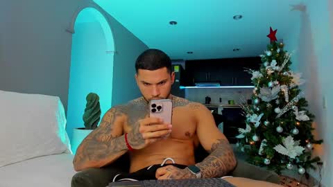 Snapshot of joe_esthetic chatting on December 3, 2024, 11:13 pm joe_esthetic online show from December 3, 2024, 11:13 pm