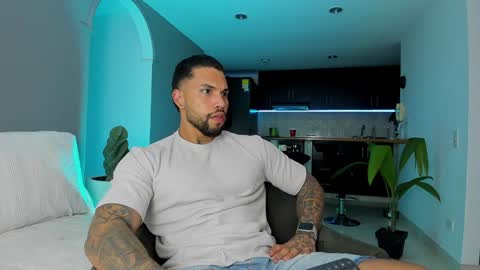 Snapshot of joe_esthetic chatting on January 24, 2025, 11:34 pm joe_esthetic online show from January 24, 2025, 11:34 pm