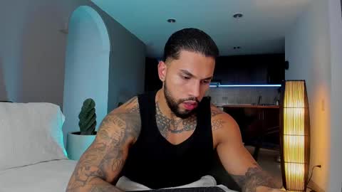 Snapshot of joe_esthetic chatting on February 13, 2025, 10:33 pm joe_esthetic online show from February 13, 2025, 10:33 pm