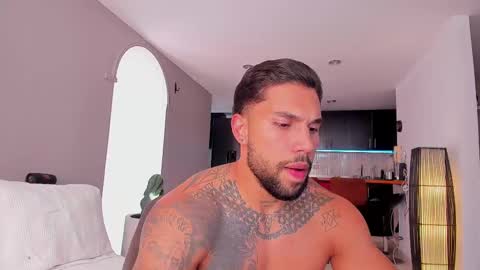 Snapshot of joe_esthetic chatting on October 6, 2025, 9:01 pm joe_esthetic online show from October 6, 2025, 9:01 pm