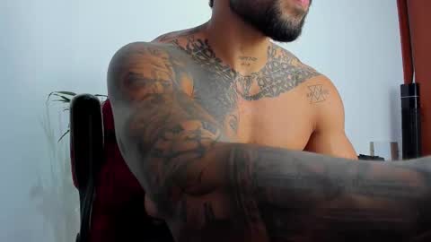 Snapshot of joe_esthetic chatting on October 22, 2025, 11:48 pm joe_esthetic online show from October 22, 2025, 11:48 pm