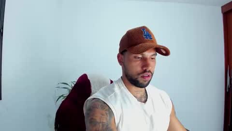 Snapshot of joe_esthetic chatting on November 5, 2025, 1:16 am joe_esthetic online show from November 5, 2025, 1:16 am