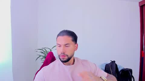 Snapshot of joe_esthetic chatting on November 17, 2025, 2:01 pm joe_esthetic online show from November 17, 2025, 2:01 pm