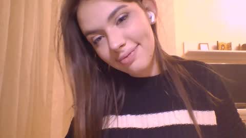 Jennifer online show from December 4, 2025, 9:01 pm