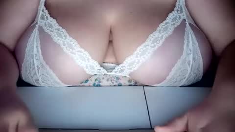 Snapshot of joemama333666999 chatting on September 24, 2025, 7:33 am Kisses4Lexi online show from September 24, 2025, 7:33 am