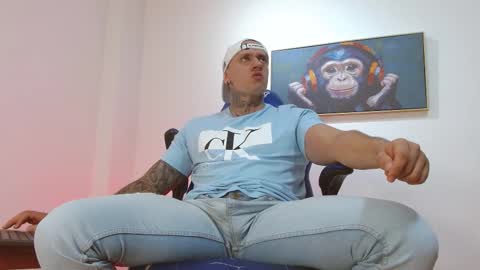 Snapshot of joeysexx1 chatting on February 14, 2026, 4:31 am online show from February 14, 2026, 4:31 am