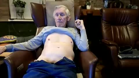 Snapshot of johan7_heet chatting on April 11, 2026, 6:56 pm johan7 heet online show from April 11, 2026, 6:56 pm