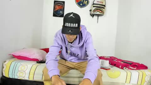 johan_and_antonella online show from December 3, 2024, 3:30 am