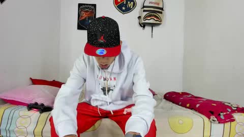 johan_and_antonella online show from December 4, 2024, 2:20 am