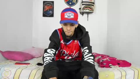 johan_and_antonella online show from December 12, 2024, 1:43 am