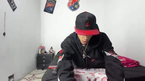 johan_and_antonella online show from January 16, 2025, 5:11 am