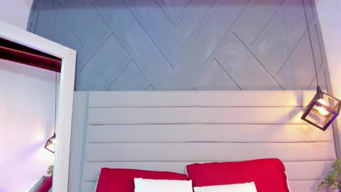 Johan  online show from December 4, 2025, 11:52 am