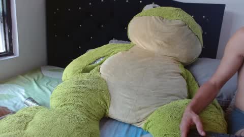 Snapshot of johan_kitten chatting on April 1, 2026, 1:41 pm johan online show from April 1, 2026, 1:41 pm