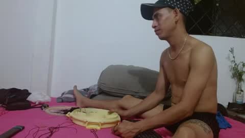 Snapshot of johan_kitten chatting on May 17, 2026, 12:41 am johan online show from May 17, 2026, 12:41 am