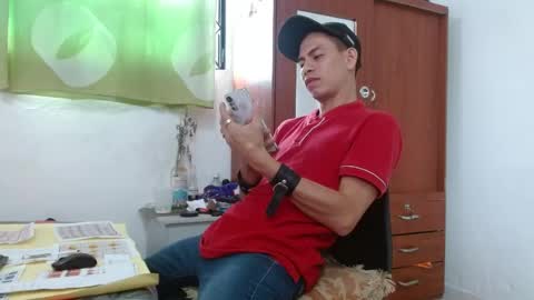 Snapshot of johan_kitten chatting on May 27, 2026, 2:14 pm johan online show from May 27, 2026, 2:14 pm