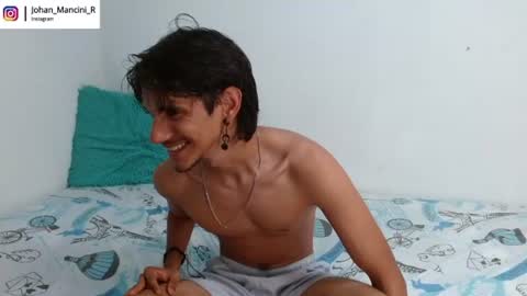 Snapshot of johan_mancini_r chatting on July 13, 2026, 4:32 pm johan_mancini_r online show from July 13, 2026, 4:32 pm