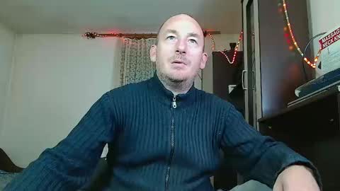 Snapshot of johanbarker chatting on December 13, 2024, 10:51 am Johan online show from December 13, 2024, 10:51 am