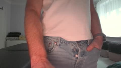Snapshot of john340 chatting on October 10, 2025, 2:49 pm John online show from October 10, 2025, 2:49 pm