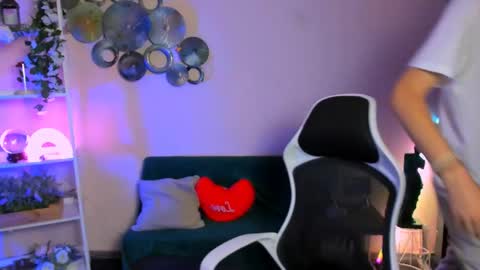 John online show from May 25, 2026, 12:22 pm