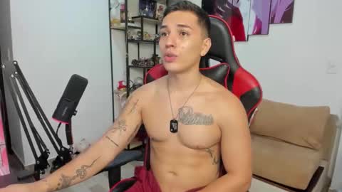 Snapshot of john_s117 chatting on December 20, 2025, 12:07 am JOHN online show from December 20, 2025, 12:07 am