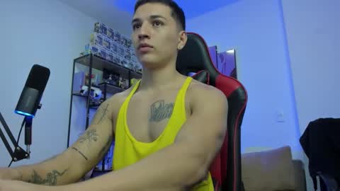 Snapshot of john_s117 chatting on January 5, 2026, 10:46 pm JOHN online show from January 5, 2026, 10:46 pm