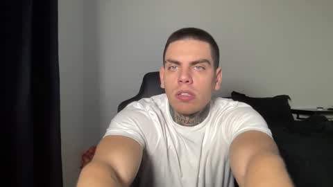 JAXX online show from December 16, 2025, 1:43 am