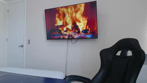 Snapshot of johnklleyn chatting on January 12, 2026, 6:57 pm john online show from January 12, 2026, 6:57 pm