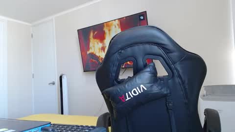 Snapshot of johnklleyn chatting on February 6, 2026, 6:44 pm john online show from February 6, 2026, 6:44 pm