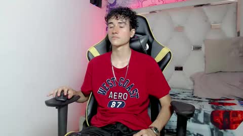 johnny_cagee online show from October 2, 2025, 4:41 am