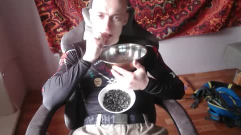 Snapshot of johnny_positive chatting on October 19, 2025, 11:00 am Johnny online show from October 19, 2025, 11:00 am