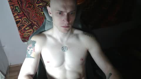 Snapshot of johnny_positive chatting on November 4, 2025, 4:28 pm Johnny online show from November 4, 2025, 4:28 pm