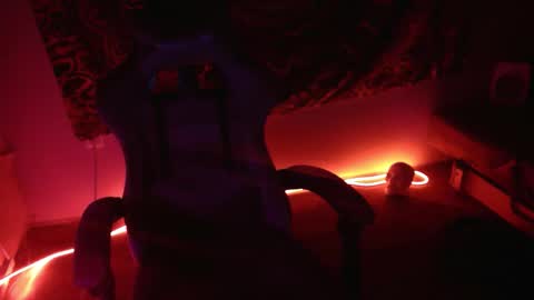 Snapshot of johnny_positive chatting on November 15, 2025, 4:47 pm Johnny online show from November 15, 2025, 4:47 pm