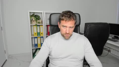 Snapshot of johnnydough82 chatting on December 4, 2024, 8:01 am johnnydough82 online show from December 4, 2024, 8:01 am