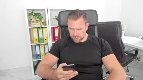 Snapshot of johnnydough82 chatting on January 5, 2025, 8:32 am johnnydough82 online show from January 5, 2025, 8:32 am
