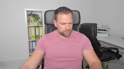 Snapshot of johnnydough82 chatting on January 8, 2025, 3:40 am johnnydough82 online show from January 8, 2025, 3:40 am