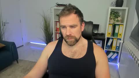 johnnydough82 online show from December 5, 2025, 10:13 am