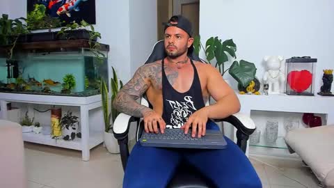 JOHNNY online show from November 6, 2025, 12:33 am