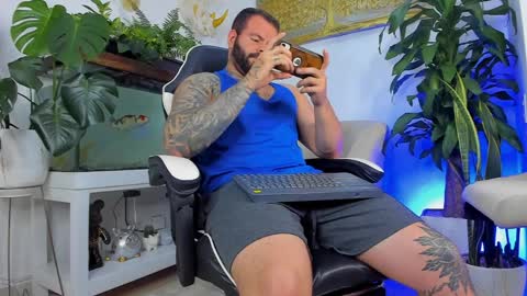 JOHNNY online show from April 4, 2026, 1:37 am