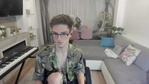 Snapshot of johnnyk8 chatting on August 7, 2026, 6:32 pm Johnny k. online show from August 7, 2026, 6:32 pm