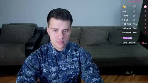 Snapshot of johnnylove21 chatting on October 30, 2025, 6:52 pm Johnny online show from October 30, 2025, 6:52 pm