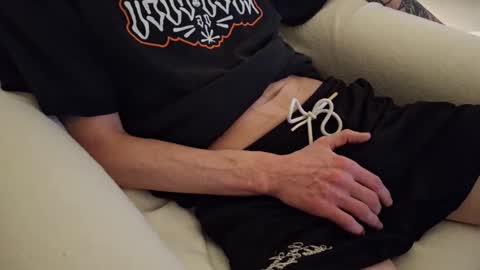 Snapshot of johnnyq390620 chatting on October 27, 2025, 2:37 am johnny online show from October 27, 2025, 2:37 am