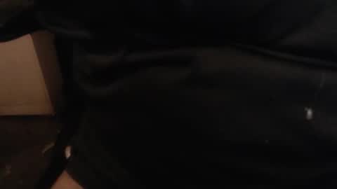 Snapshot of johnnyssunshine chatting on December 19, 2025, 12:17 am johnnyssunshine online show from December 19, 2025, 12:17 am