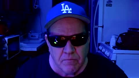 Snapshot of johnnytwain chatting on February 21, 2026, 10:55 pm johnnytwain online show from February 21, 2026, 10:55 pm