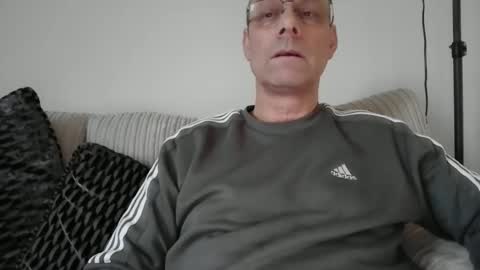 Snapshot of johnpevans chatting on January 19, 2026, 12:09 pm johnpevans online show from January 19, 2026, 12:09 pm