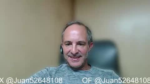 Snapshot of johnq_23 chatting on November 25, 2025, 3:56 pm John online show from November 25, 2025, 3:56 pm