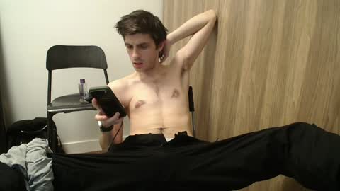 Snapshot of johnresmain chatting on April 6, 2026, 12:08 am johnresmain online show from April 6, 2026, 12:08 am