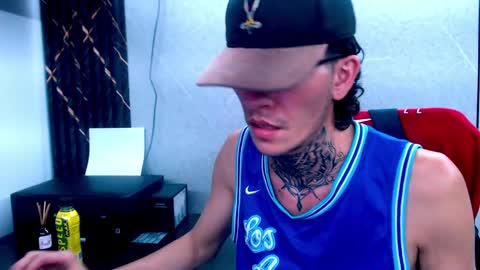 johnsonisaac94  online show from February 20, 2025, 8:28 am