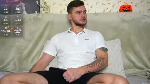 Snapshot of johnstoneisland chatting on October 28, 2025, 1:03 pm John online show from October 28, 2025, 1:03 pm