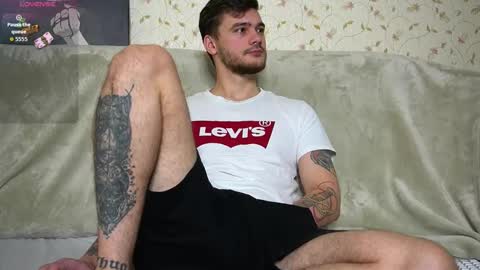 Snapshot of johnstoneisland chatting on December 1, 2025, 9:58 am John online show from December 1, 2025, 9:58 am